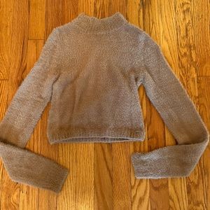 Hollister Cropped sweater